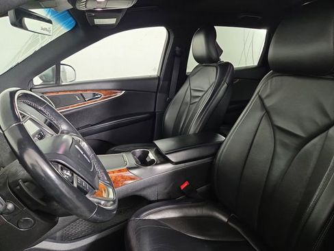 Used 2019 Lincoln Nautilus Select image 13