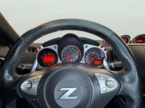 Used 2014 Nissan 370Z Coupe RWD image 30
