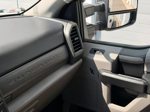 Used 2018 Ford F250 XL w/ Power Equipment Group AWD/4WD image 28