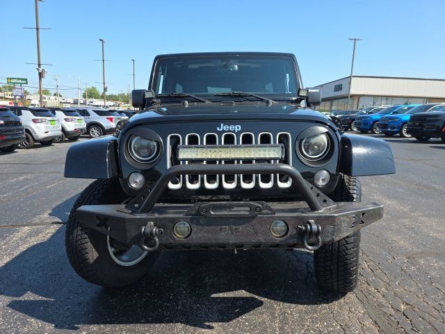 Used 2016 Jeep Wrangler Unlimited Sahara w/ Dual Top Group AWD/4WD image 10