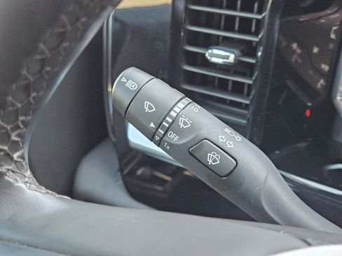 Used 2025 GMC Sierra 1500 SLT image 14