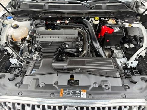 Used 2024 Lincoln Corsair AWD w/ Equipment Group 101A image 27