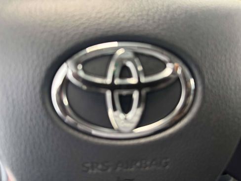 Used 2026 Toyota Sienna LE FWD image 31