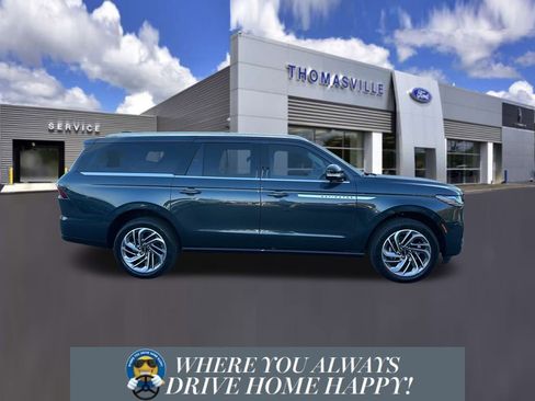 New 2026 Lincoln Navigator L Reserve image 2
