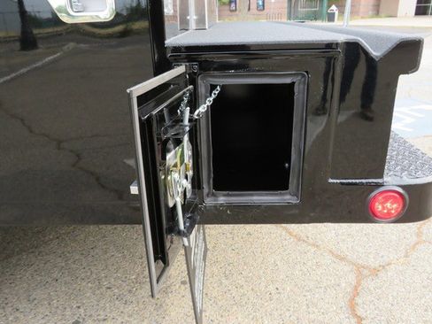 New 2023 RAM 5500 Tradesman w/ Chrome Appearance Group image 19