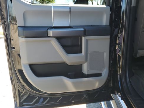 Used 2022 Ford F250 XLT w/ XLT Premium Package image 11