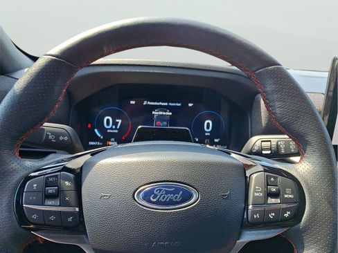 Used 2025 Ford Explorer ST-Line AWD/4WD image 18