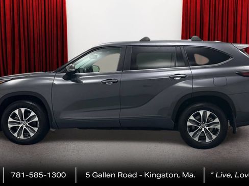Certified 2024 Toyota Highlander XLE AWD/4WD image 8