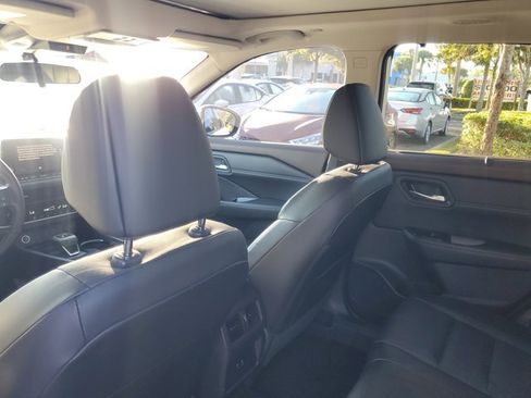 Used 2023 Nissan Rogue SV w/ SV Premium B Package image 13