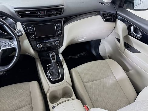 Certified 2022 Nissan Rogue Sport SV image 26