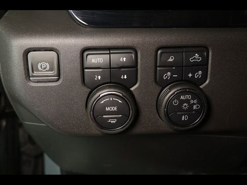 Used 2023 Chevrolet Silverado 1500 LT Trail Boss w/ Convenience Package II AWD/4WD image 16