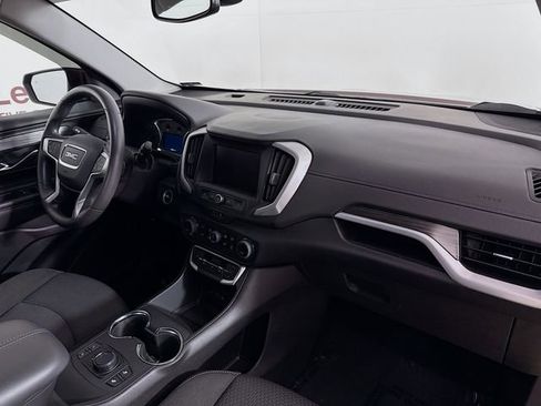 Used 2024 GMC Terrain SLE w/ Driver Convenience Package image 27