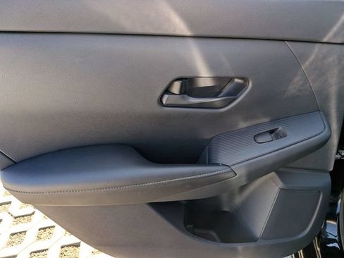 Used 2024 Nissan Sentra S FWD image 28