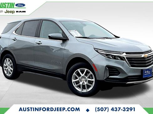 Used 2023 Chevrolet Equinox LT w/ Driver Convenience Package image 3