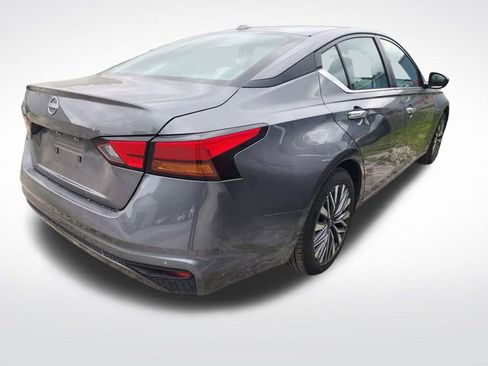 Used 2025 Nissan Altima 2.5 SV FWD image 20