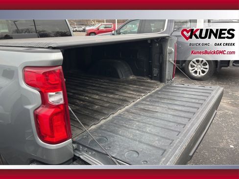 Used 2024 Chevrolet Silverado 1500 LTZ AWD/4WD image 32