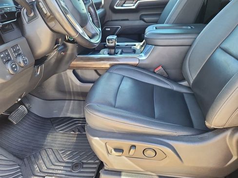 Used 2022 Chevrolet Silverado 1500 LT Trail Boss w/ LT Trail Boss Premium Package AWD/4WD image 7