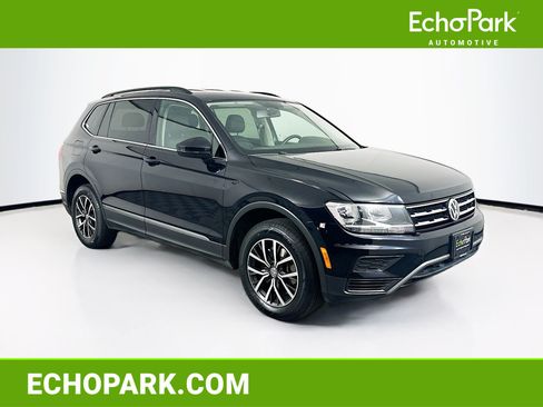 Used 2020 Volkswagen Tiguan SE FWD image 1