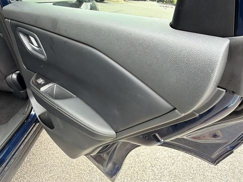 Used 2024 Nissan Rogue SV AWD/4WD image 20
