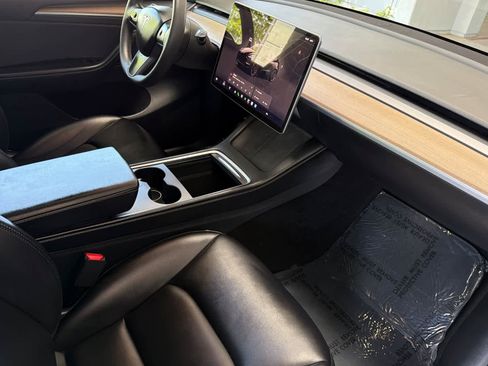 Used 2023 Tesla Model Y Performance AWD/4WD image 17