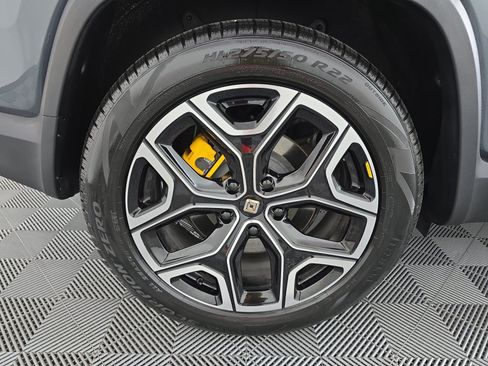 Used 2024 Rivian R1S Launch Edition Quad AWD/4WD image 12