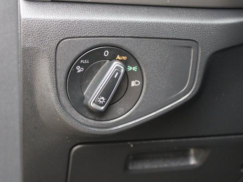 Certified 2023 Volkswagen Atlas Cross Sport SE image 11