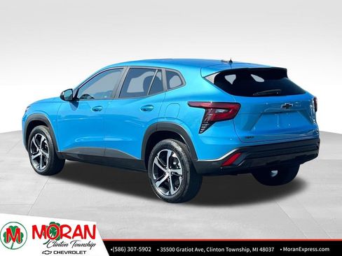 Certified 2025 Chevrolet Trax RS w/ Driver Confidence Package FWD image 4