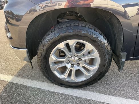 Used 2024 Chevrolet Silverado 1500 LTZ w/ Z71 Off-Road Package image 13