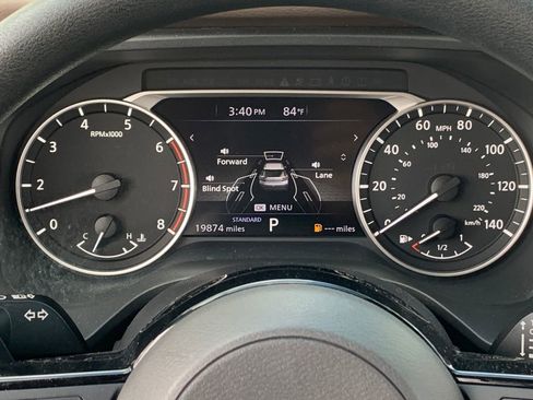 Used 2023 Nissan Rogue SV FWD image 12