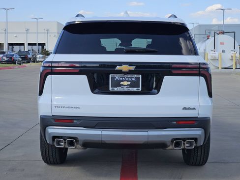New 2027 Chevrolet Traverse LT FWD image 8