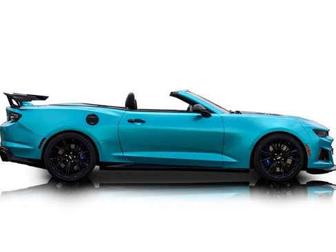 Used 2019 Chevrolet Camaro ZL1 RWD image 2