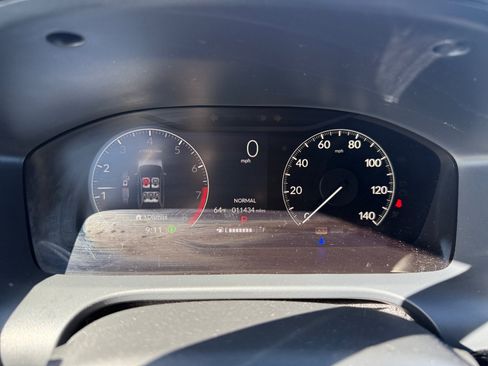 Certified 2025 Honda HR-V Sport image 11