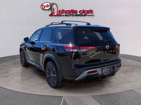 New 2026 Nissan Pathfinder SL w/ SL Premium Package FWD image 4