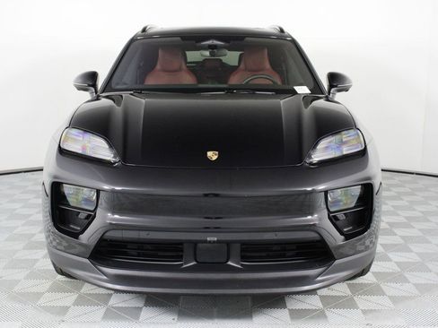 Certified 2025 Porsche Macan 4 Electric image 10