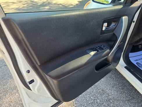 Used 2013 Nissan Rogue S AWD/4WD image 18