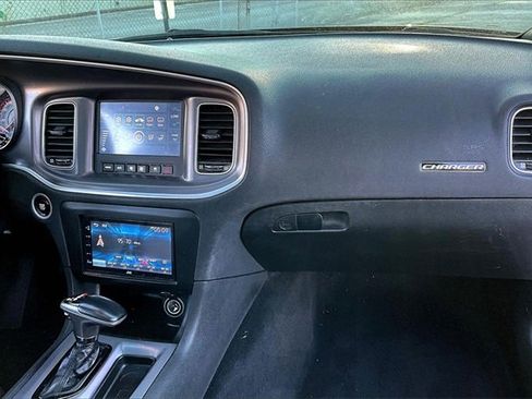 Used 2020 Dodge Charger SXT w/ Leather Interior Group image 21