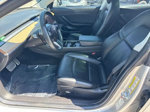 Used 2018 Tesla Model 3 RWD image 9