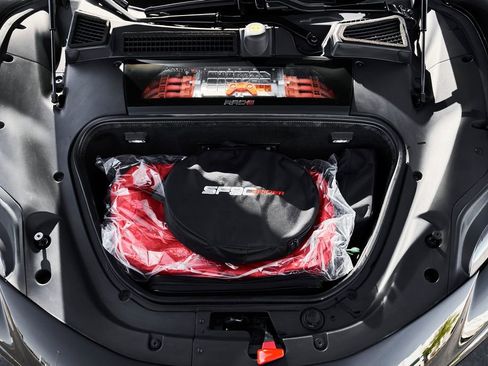 Used 2024 Ferrari SF90 Spider image 20