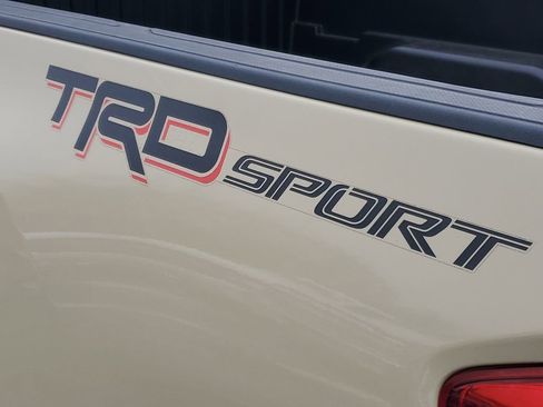 Used 2017 Toyota Tacoma SR5 image 28