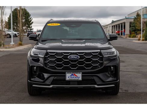Used 2025 Ford Explorer Platinum w/ LUX Leather Package AWD/4WD image 8