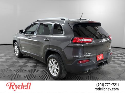 Used 2014 Jeep Cherokee Latitude w/ Comfort/Convenience Group AWD/4WD image 3