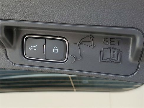 New 2025 Ford Explorer Active w/ Active Comfort Package image 10