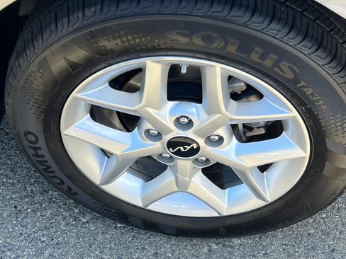 Used 2023 Kia Soul LX w/ LX Technology Package image 22