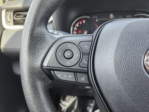 Used 2024 Toyota RAV4 XLE AWD/4WD image 34
