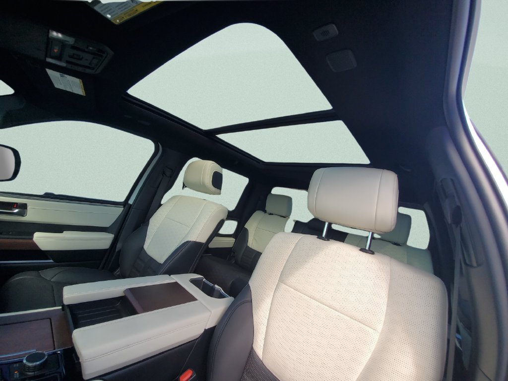 Used 2023 Toyota Tundra Capstone AWD/4WD image 17