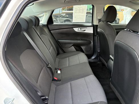 Used 2023 Kia Forte LXS w/ LXS Technology Package FWD image 18