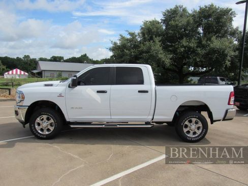 Used 2024 RAM 2500 Big Horn w/ Off Road Package AWD/4WD image 2