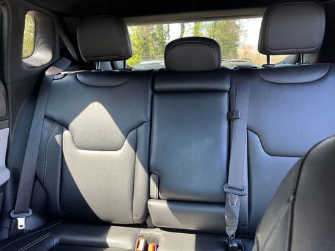 Used 2025 Jeep Compass Limited image 39