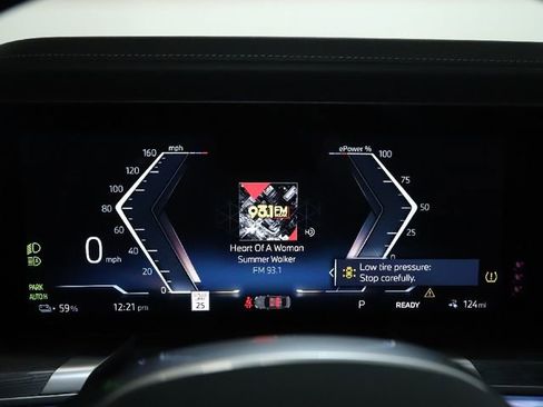 Used 2025 BMW i7 xDrive60 image 27