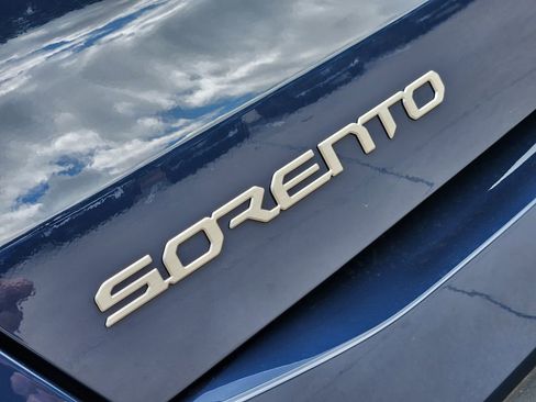 New 2026 Kia Sorento EX w/ EX Premium Package FWD image 9